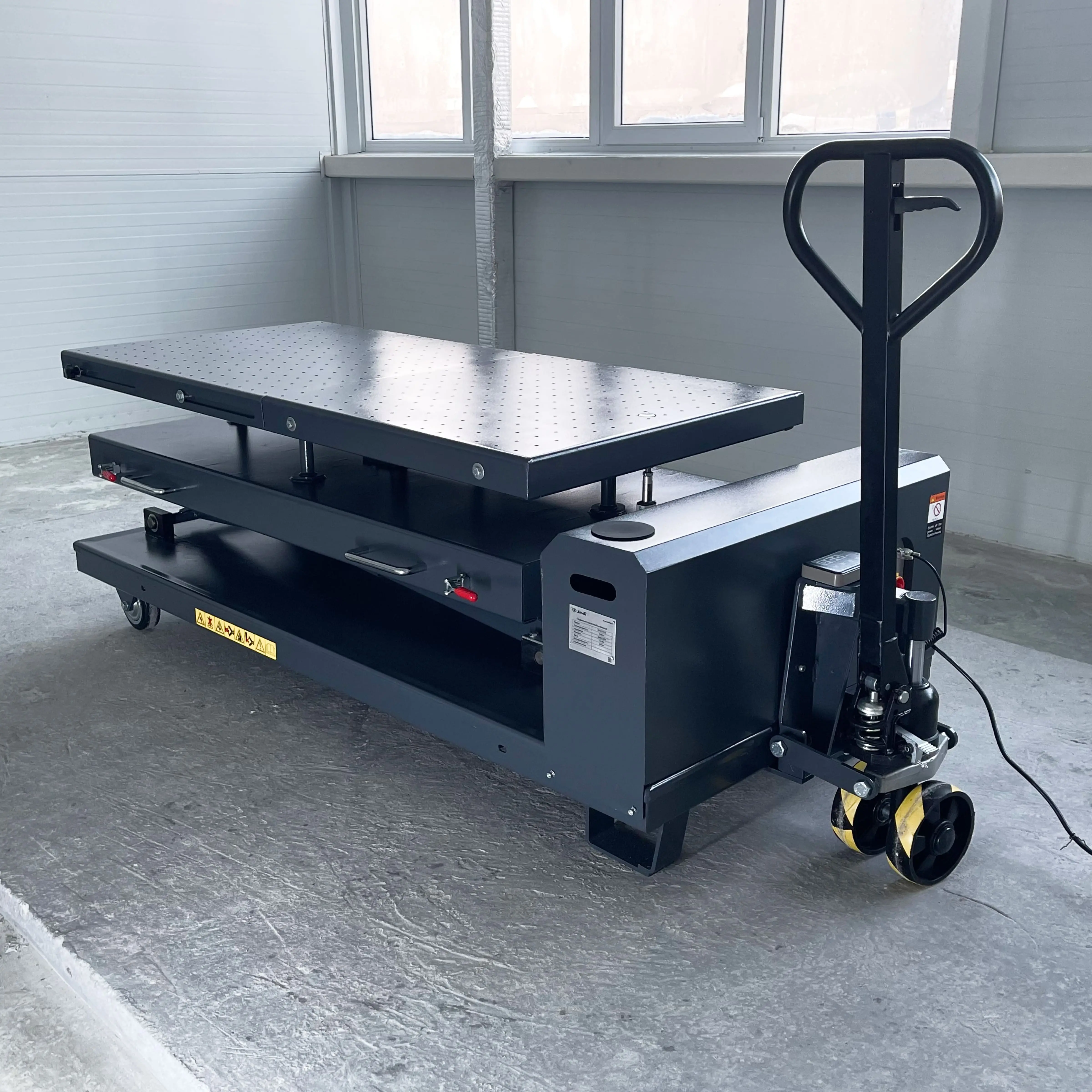 картинка Подъемник ножничный мобильный для обслуживания АКБ электромобилей ПГН-7515Е Sivik