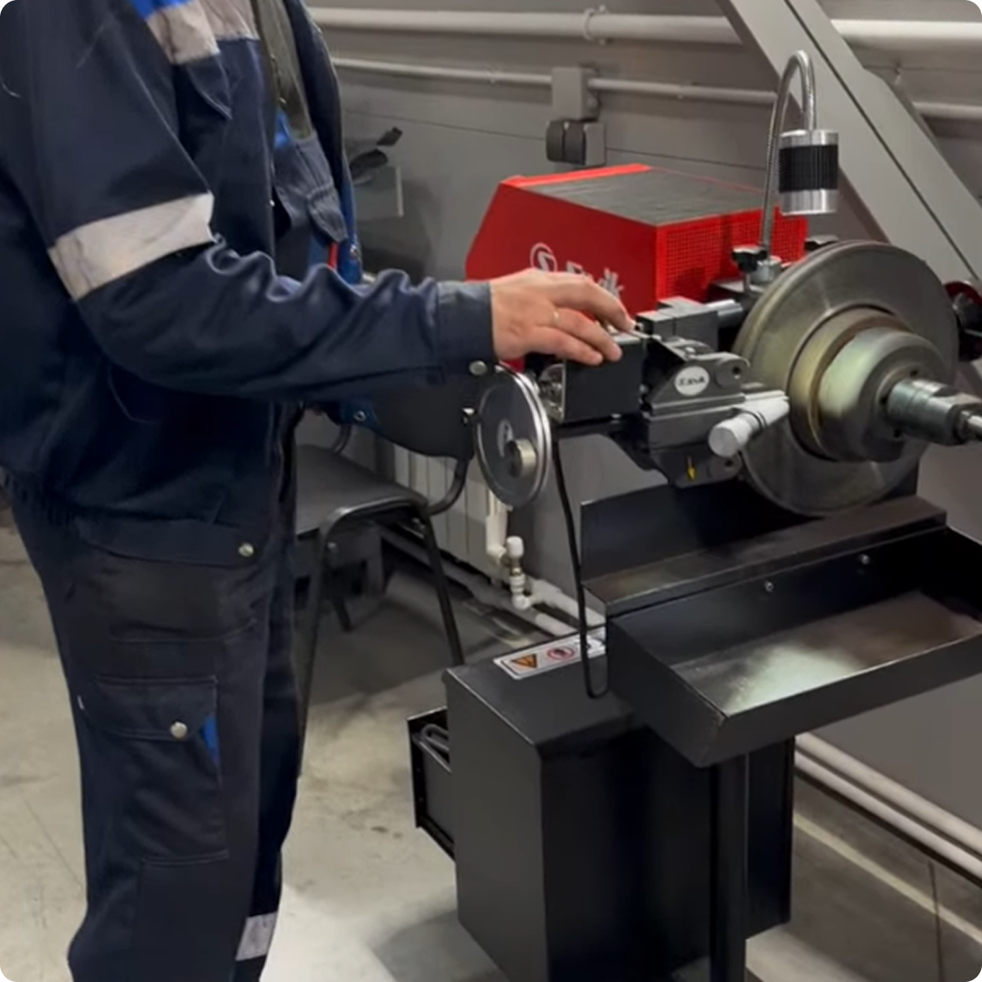 Станки для проточки тормозных дисков